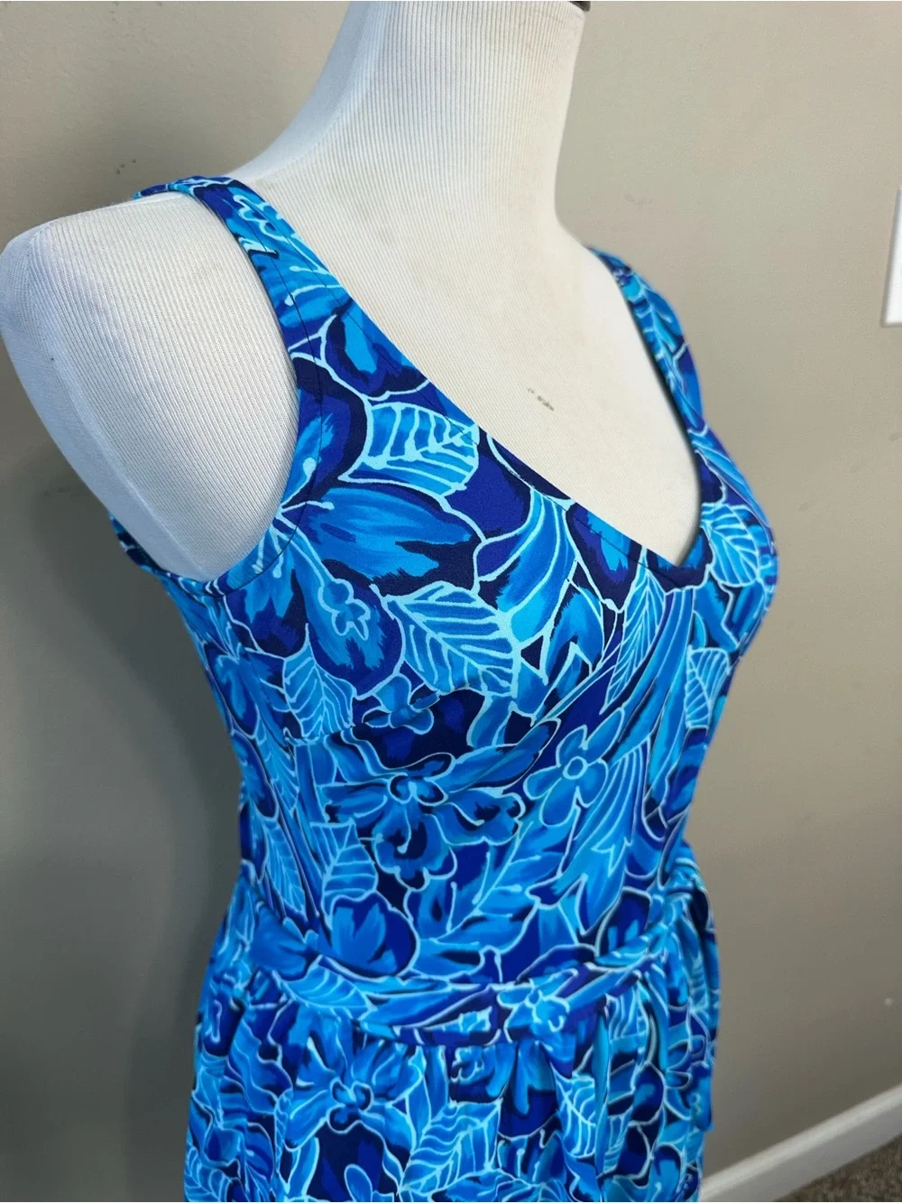 Maxine of Hollywood women’s size 14‎ Blue Floral Tie-Waist Romper